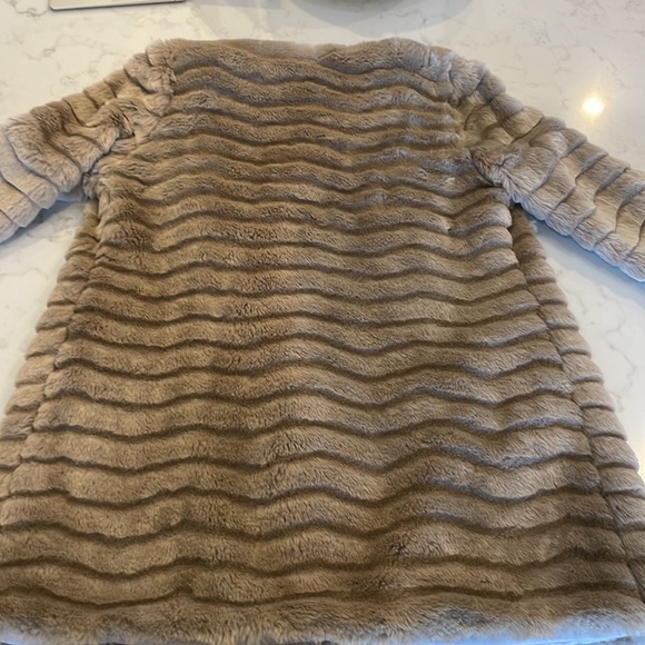 BB Dakota Faux Fur Coat - Picture 6 of 6